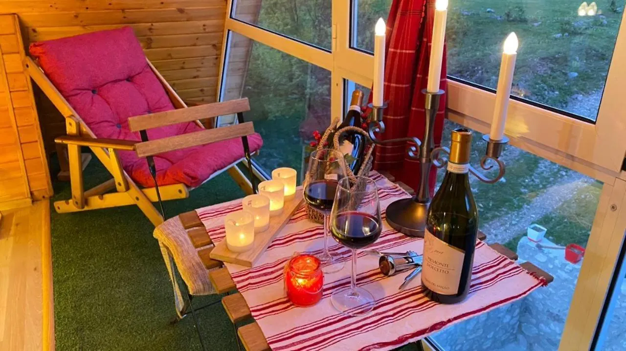 Bujtina Miqesia Bed & Breakfast Theth
