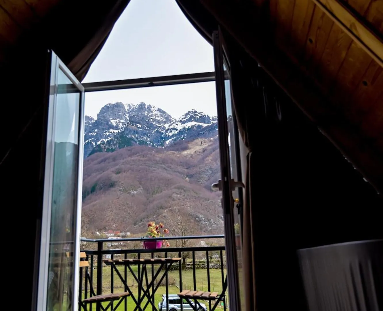 Bujtina Miqesia Bed & Breakfast Theth Albania