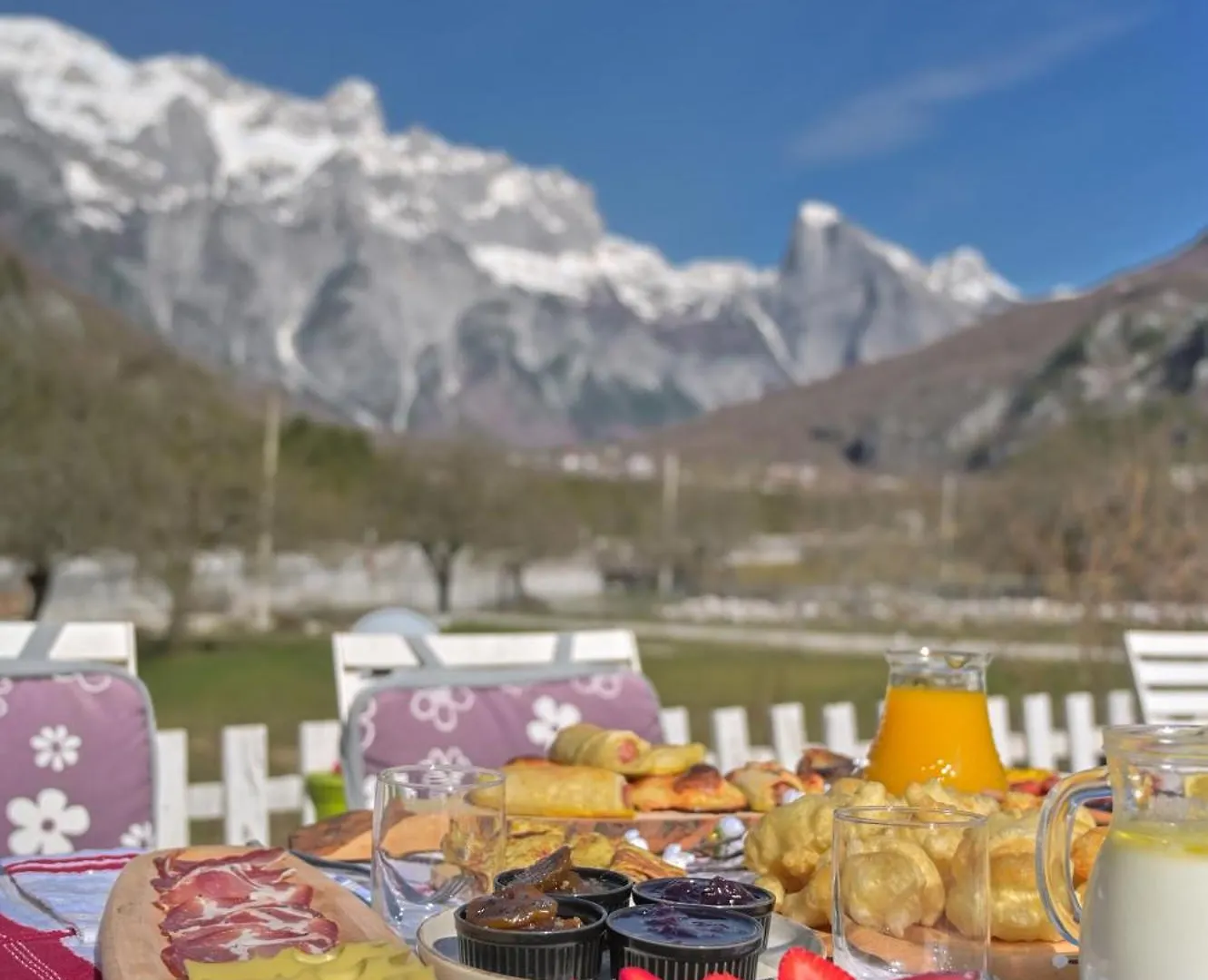 Bed and Breakfast Bujtina Miqesia Theth
