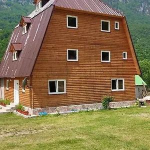  Penzion Bujtina Zemra Tradites