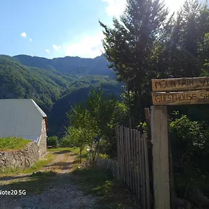  Guest house Mountain Vista Shkafi
