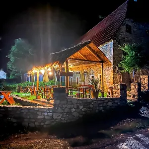  Guest house Kujtimi