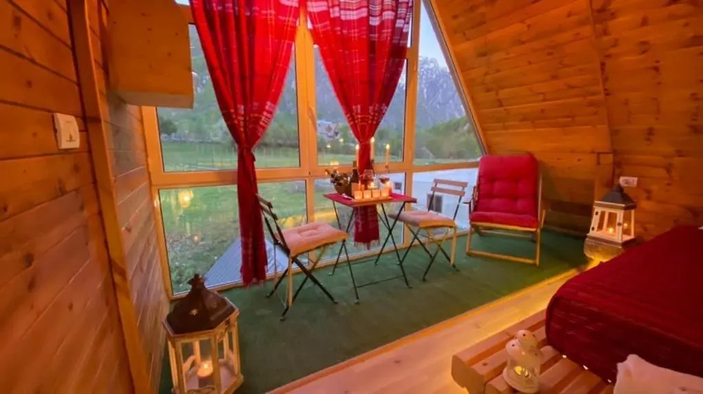 Bujtina Miqesia Bed & Breakfast Theth