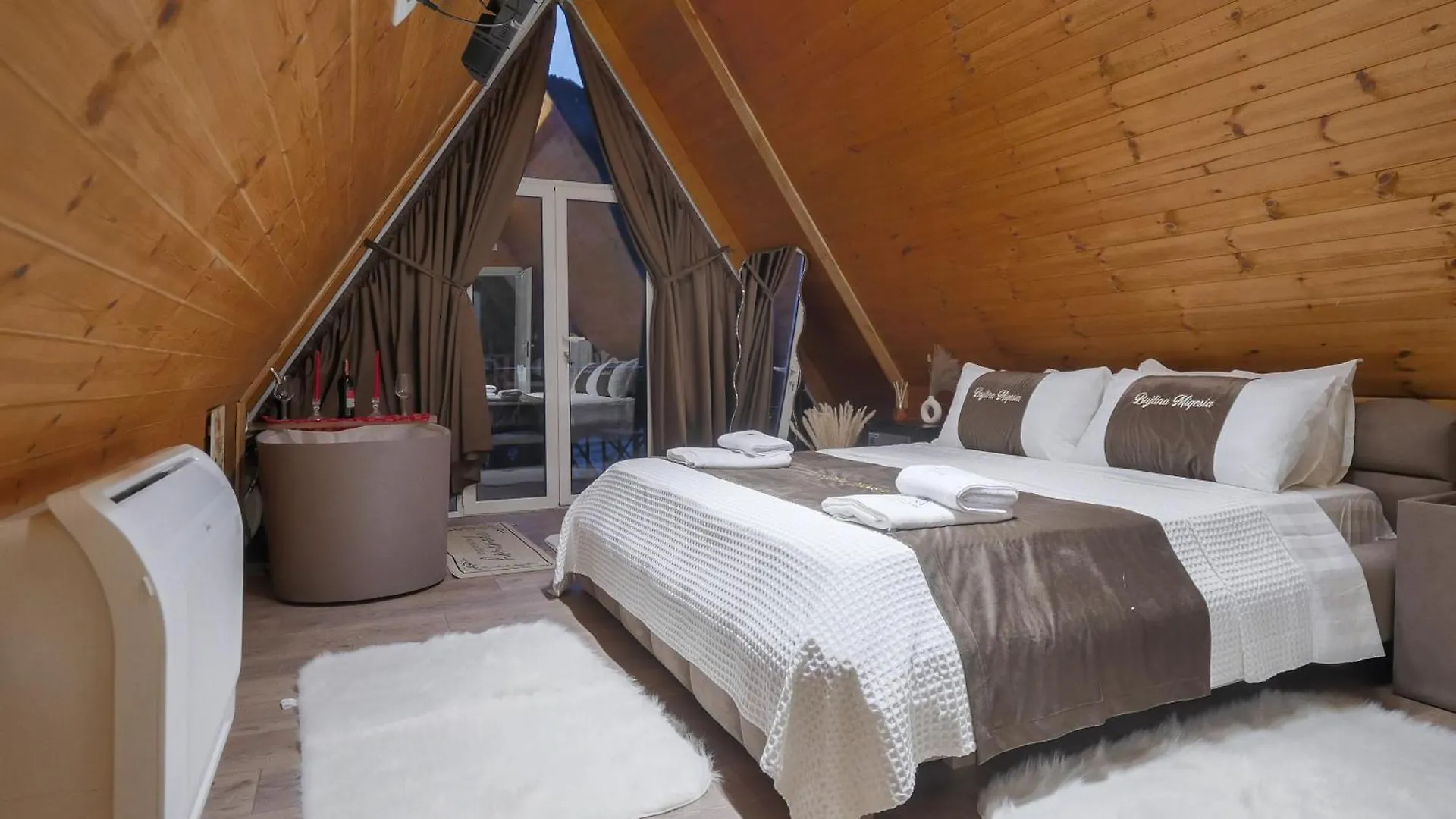 Bujtina Miqesia Bed & Breakfast Theth 0*,
