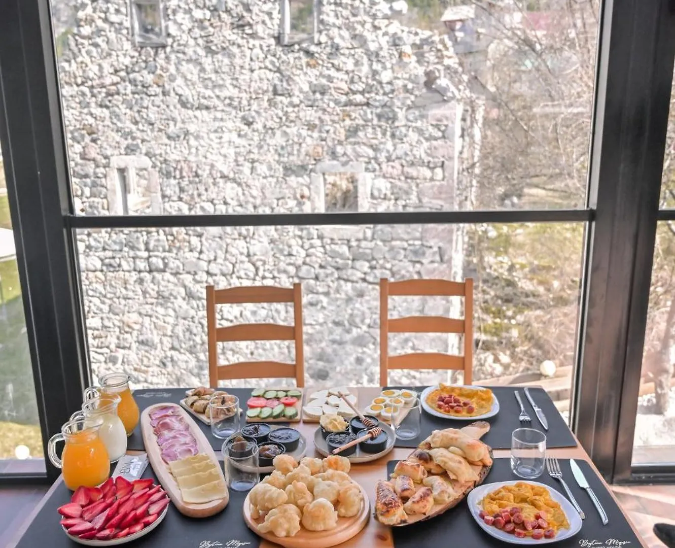Bujtina Miqesia Bed & Breakfast Theth