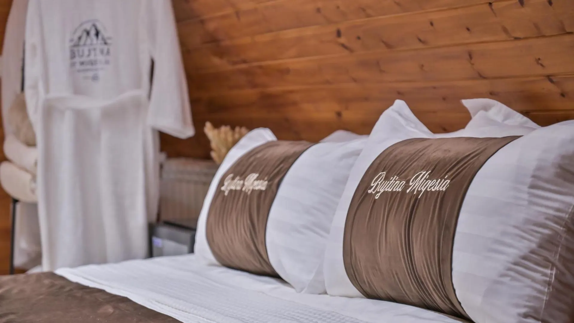 Bujtina Miqesia Bed & Breakfast Theth