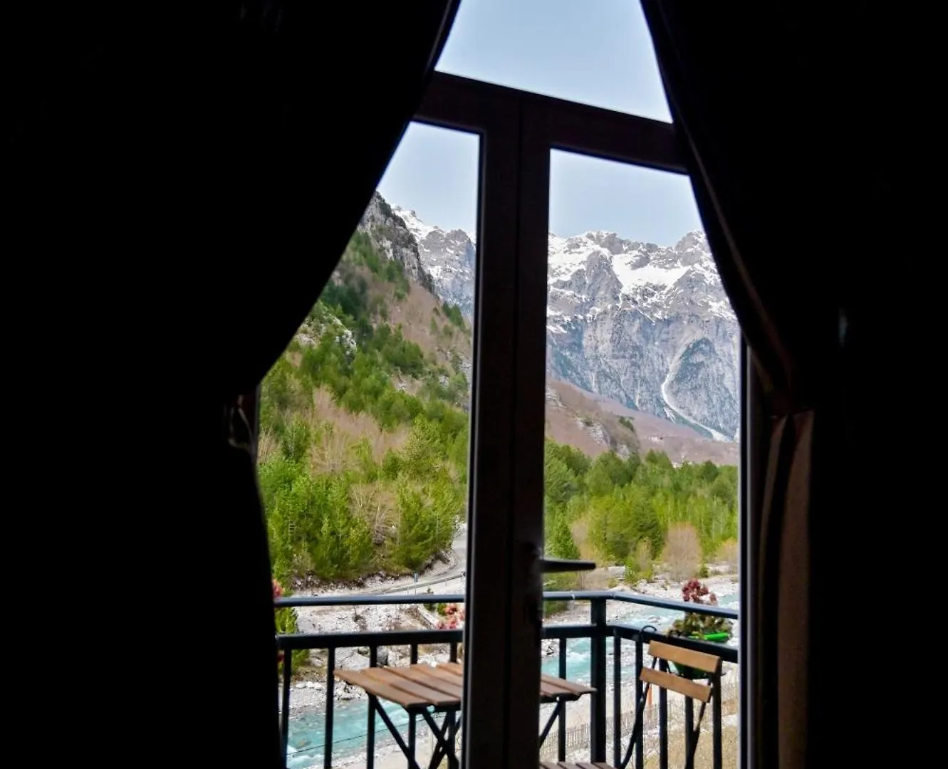 Bujtina Miqesia Bed & Breakfast Theth