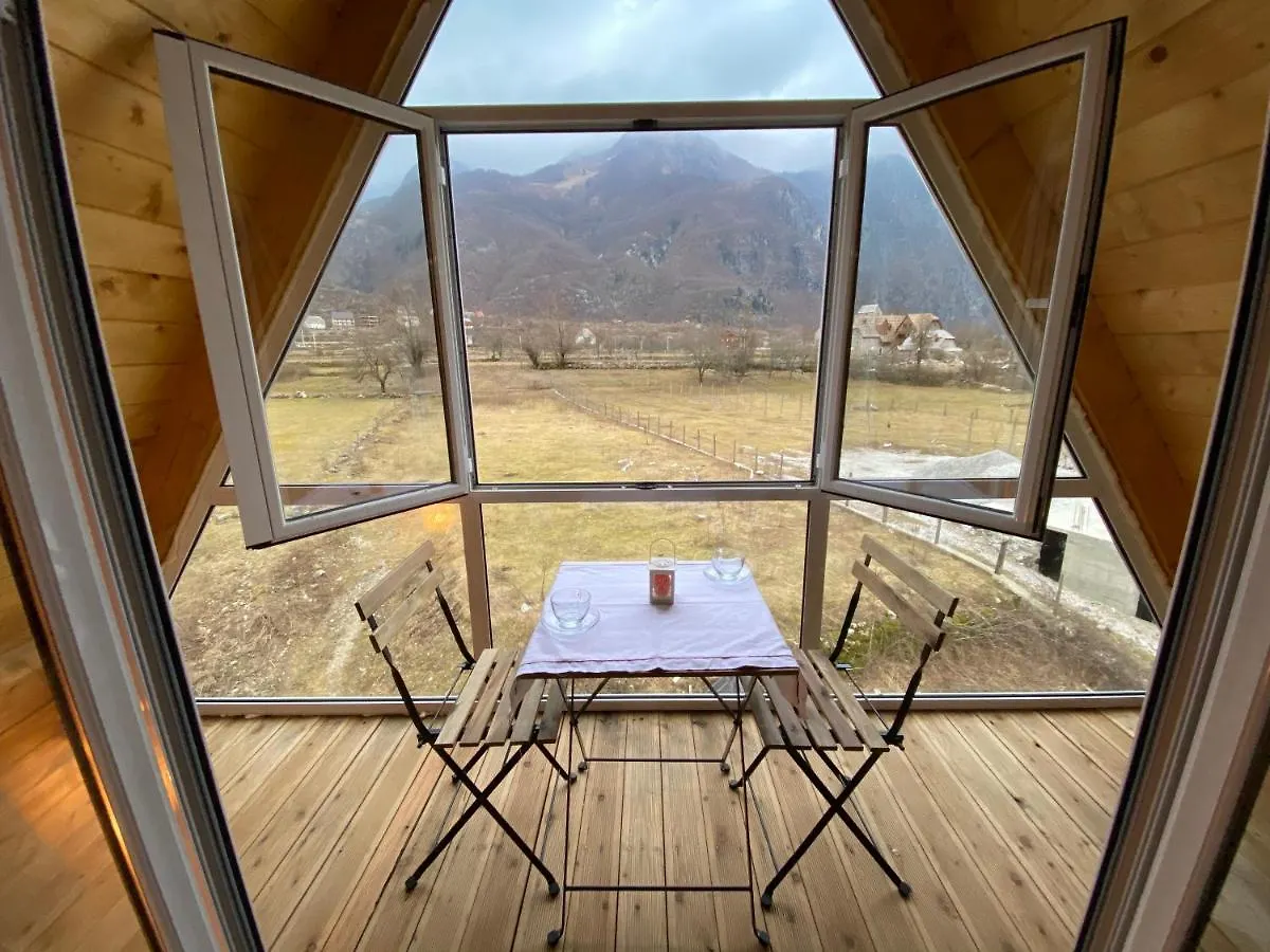 Bujtina Miqesia Bed & Breakfast Theth 0*,