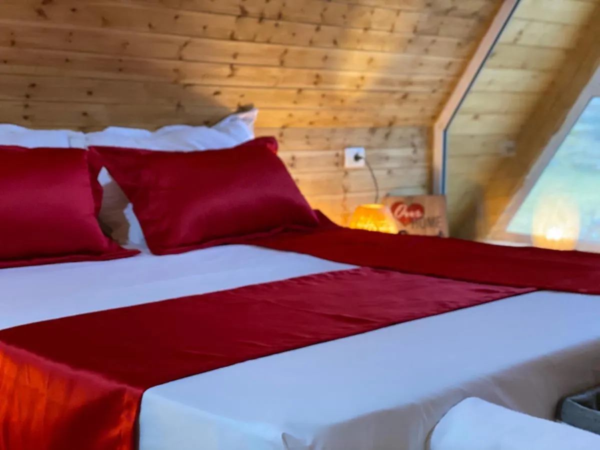 Bujtina Miqesia Bed & Breakfast Theth