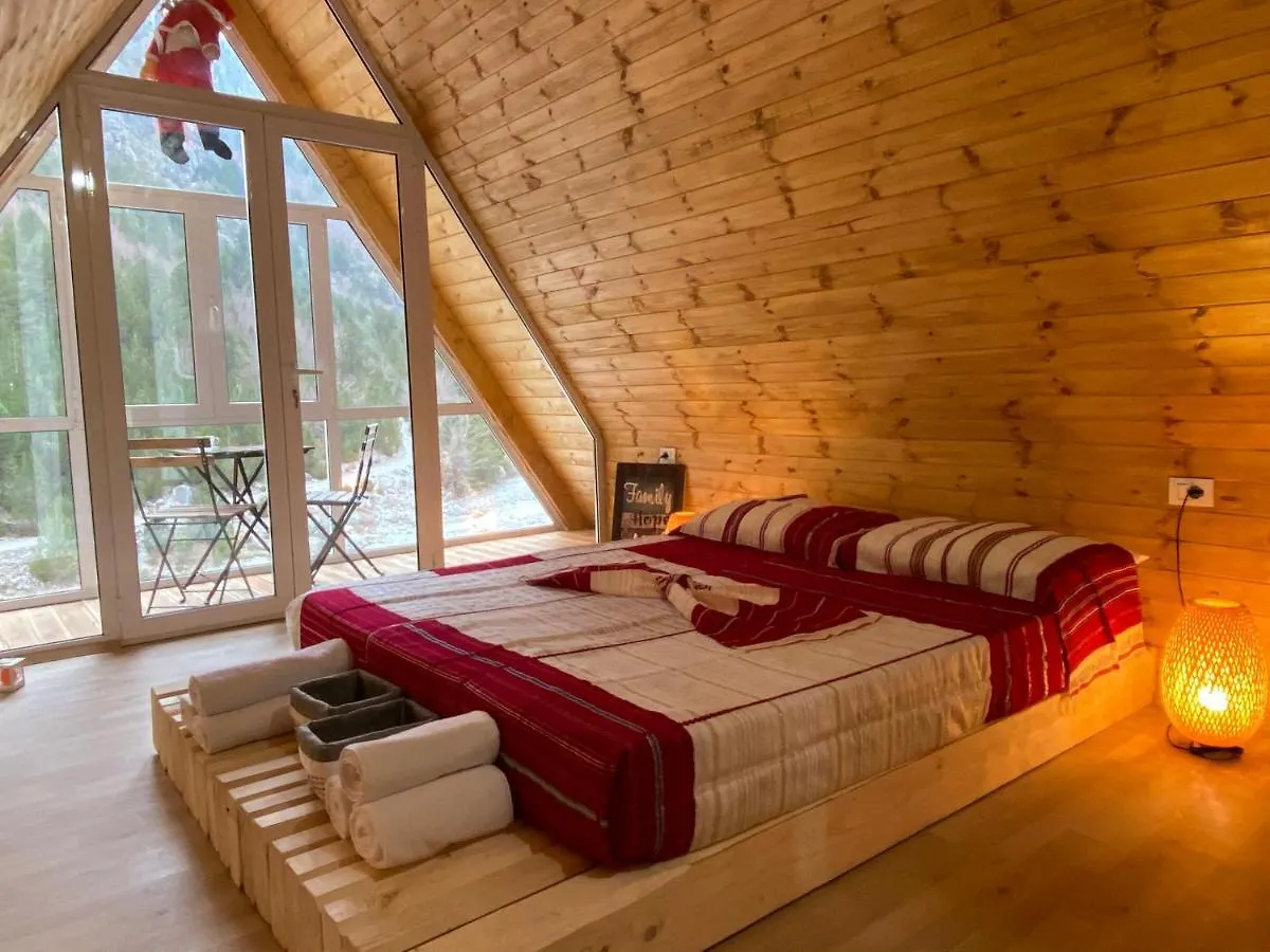 Bujtina Miqesia Bed & Breakfast Theth